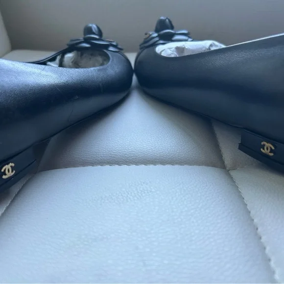 CHANEL Camellia Ballerina Flats – Chic Meets Comfort ✨ - Picture 6 of 8